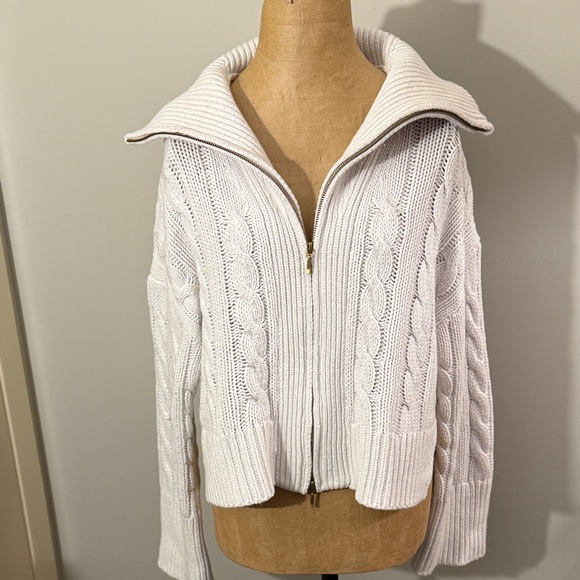 Abercrombie & Fitch Ivory Cable Knit Turtleneck Sweater - Picture 5 of 8